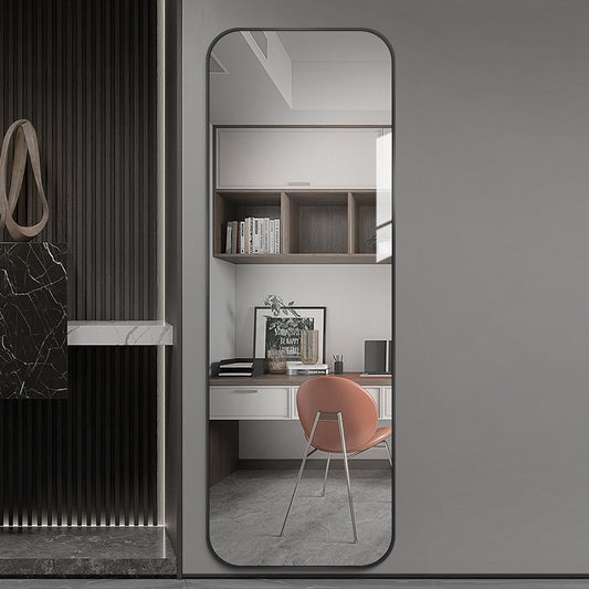 Enkelt og elegant helfigur spejl til både væg og gulv. Kommer med sort kant ramme