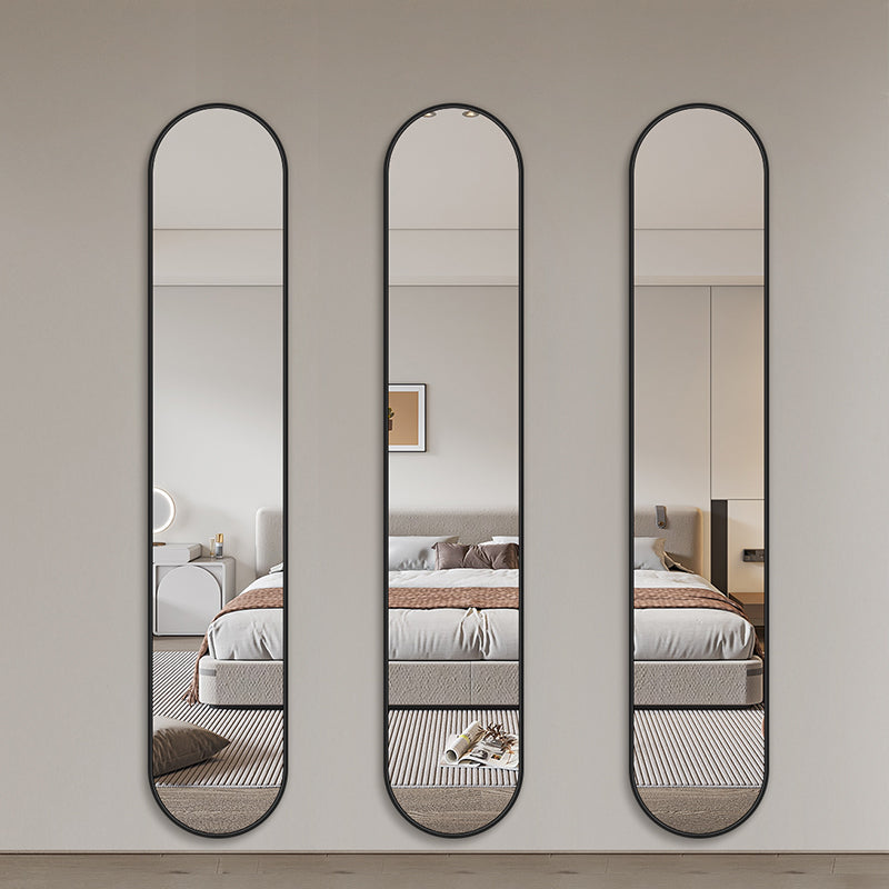 Sæt med 3 spejle. Ovale 26x160 cm med elegant sort ramme. Tilbud på spejle