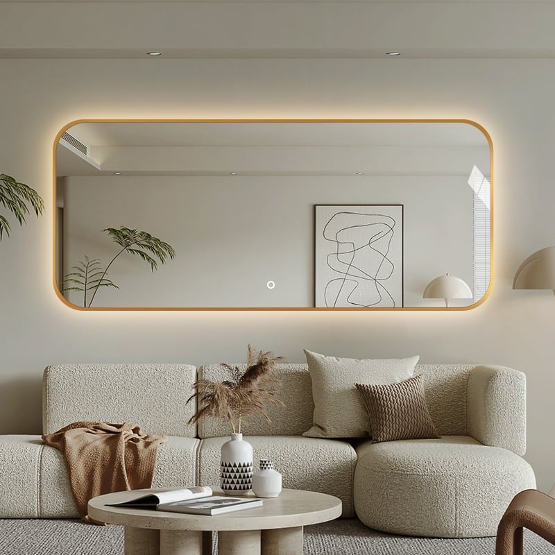 Rektangulært spejl 180 cm i bredden og 80 cm i højden. Dette store spejl kommer med guldramme og LED-lys